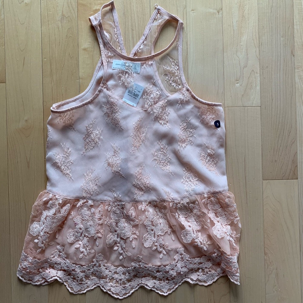 Abercrombie and Fitch top